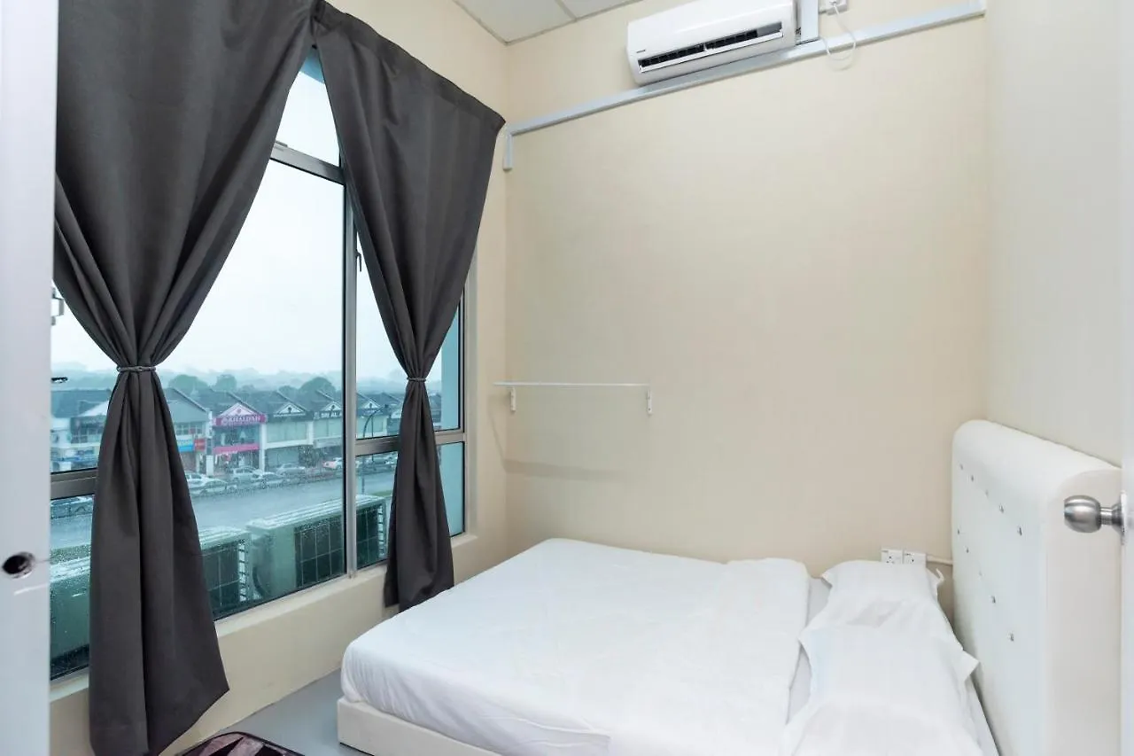 Spot On 89757 The Rooms Jb Johor Bahru 2*,